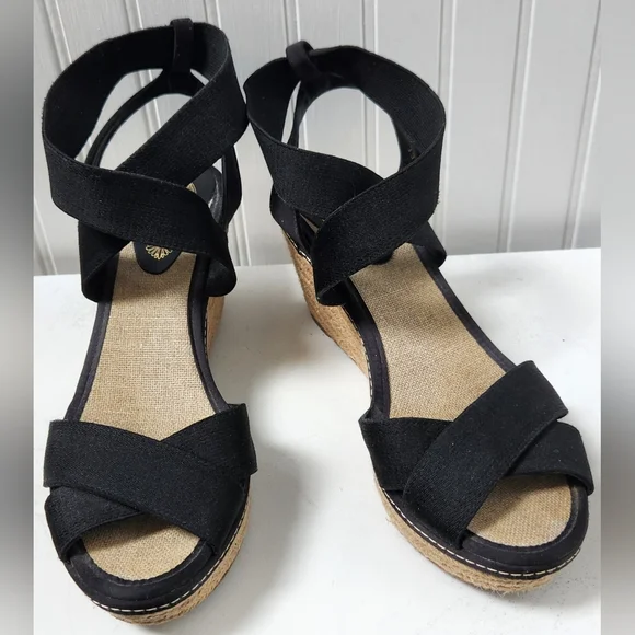 Elie Tahari Black Espradrille Platform Elastic Sandals EUC - Picture 3 of 10